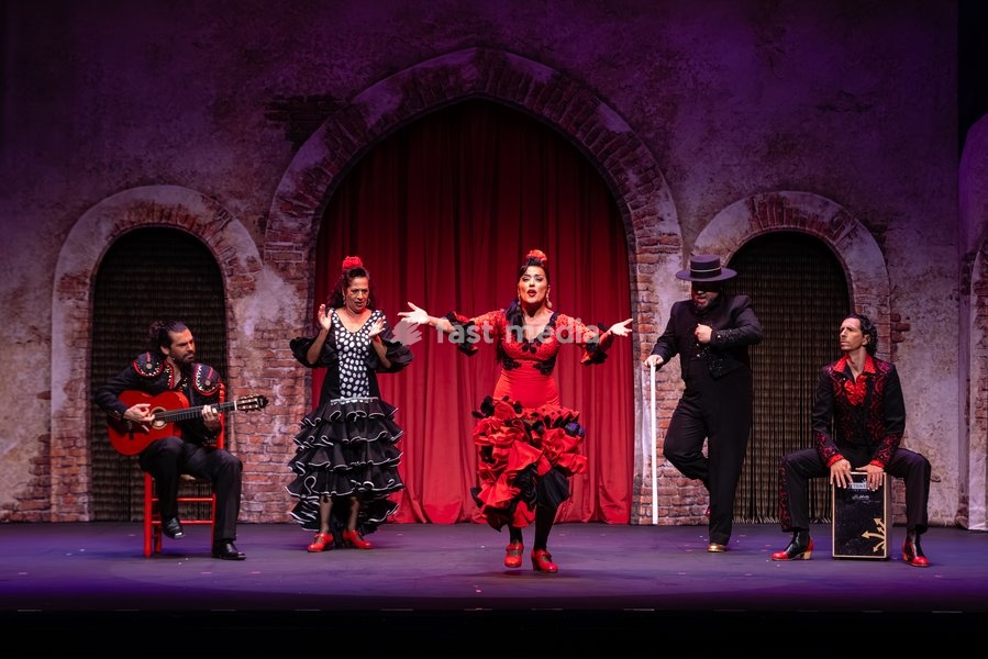 The cast of Flamenc Oh!! perform at the Peacock Theatre, London, UK, on 30 September 2026. The new dance comedy by Spanish theatre company Yllana, co-produced with Sadler's Wells, combines world-class flamenco with physical theatre and visual humour in an irreverent tribute to the traditional art…