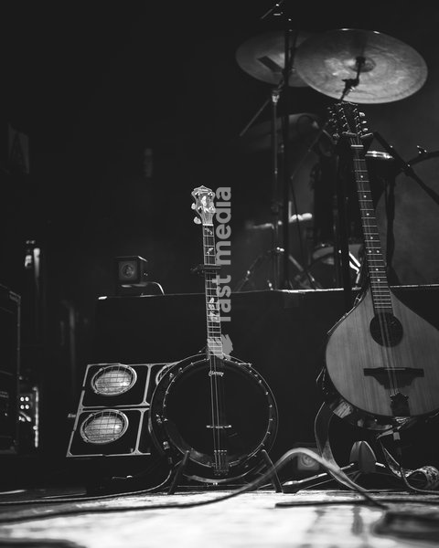 Amble performing live at O2 Academy Glasgow. The contemporary Irish folk trio brought their rich, atmospheric sound to the renowned venue. Known for their intricate musicianship, soaring vocal harmonies, and emotive storytelling, Amble delivered a mesmerizing headline set blending traditional roots…