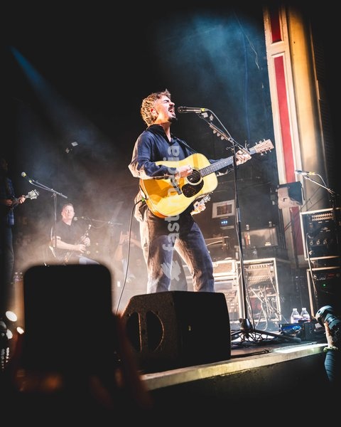 Amble performing live at O2 Academy Glasgow. The contemporary Irish folk trio brought their rich, atmospheric sound to the renowned venue. Known for their intricate musicianship, soaring vocal harmonies, and emotive storytelling, Amble delivered a mesmerizing headline set blending traditional roots…