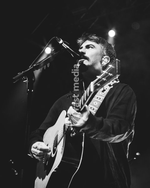 Amble performing live at O2 Academy Glasgow. The contemporary Irish folk trio brought their rich, atmospheric sound to the renowned venue. Known for their intricate musicianship, soaring vocal harmonies, and emotive storytelling, Amble delivered a mesmerizing headline set blending traditional roots…