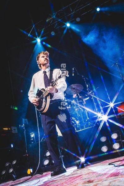Amble performing live at O2 Academy Glasgow. The contemporary Irish folk trio brought their rich, atmospheric sound to the renowned venue. Known for their intricate musicianship, soaring vocal harmonies, and emotive storytelling, Amble delivered a mesmerizing headline set blending traditional roots…