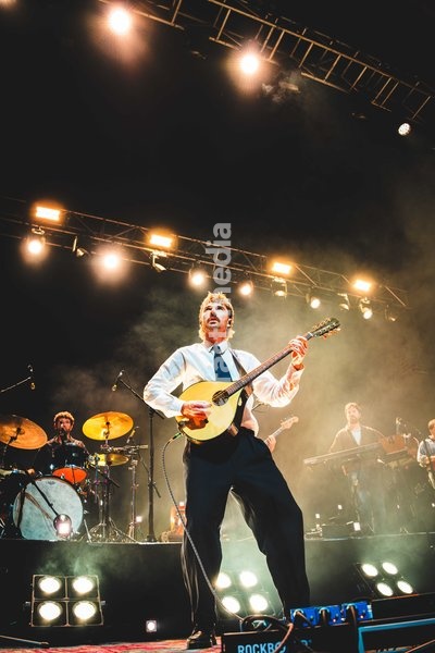 Amble performing live at O2 Academy Glasgow. The contemporary Irish folk trio brought their rich, atmospheric sound to the renowned venue. Known for their intricate musicianship, soaring vocal harmonies, and emotive storytelling, Amble delivered a mesmerizing headline set blending traditional roots…
