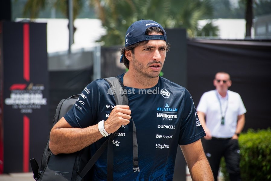 Carlos Sainz Jr (ESP) - Atlassian Williams F1 Team during the Formula 1 Gulf Air Bahrain Grand Prix in Malaysia 2026 at Sepang International Circuit in Sepang, Malaysia. Round 16 of 23 of the 2026 FIA Formula One World Championship, held October 2-4, 2026. The race was relocated from Bahrain to…