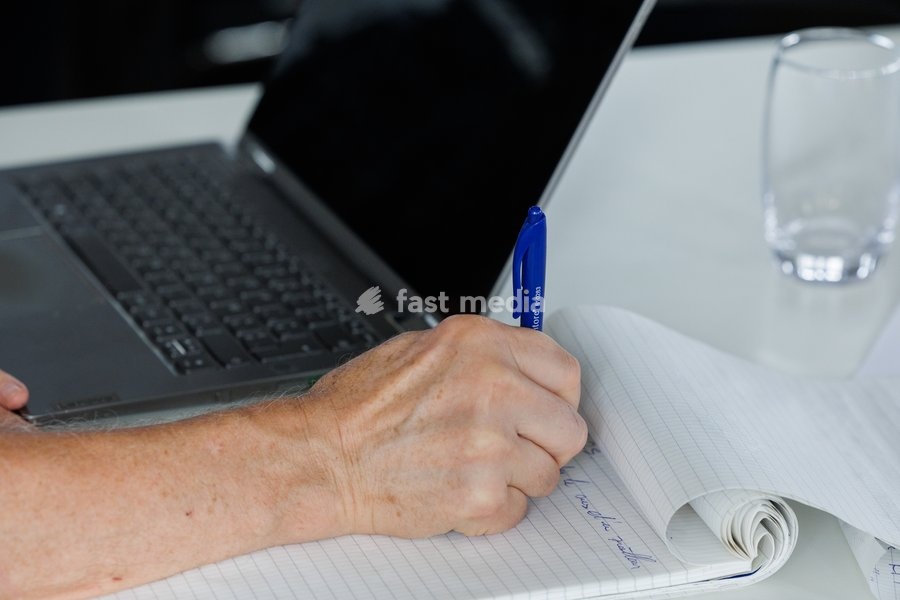 Journalists writing in a note book during a press conference the press at work in Belgium, Thursday 1 October 2026