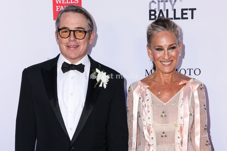 MANHATTAN, NEW YORK CITY, NEW YORK, USA - OCTOBER 01: Matthew Broderick and wife Sarah Jessica Parker wearing Simone Rocha FW26 RTW arrive at the New York City Ballet 2026 Fall Fashion Gala held at the David H. Koch Theater at the Lincoln Center for the Performing Arts on October 1, 2026 in…