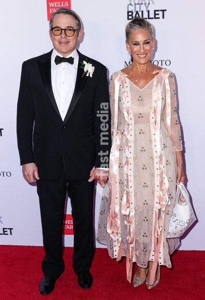 MANHATTAN, NEW YORK CITY, NEW YORK, USA - OCTOBER 01: Matthew Broderick and wife Sarah Jessica Parker wearing Simone Rocha FW26 RTW arrive at the New York City Ballet 2026 Fall Fashion Gala held at the David H. Koch Theater at the Lincoln Center for the Performing Arts on October 1, 2026 in…