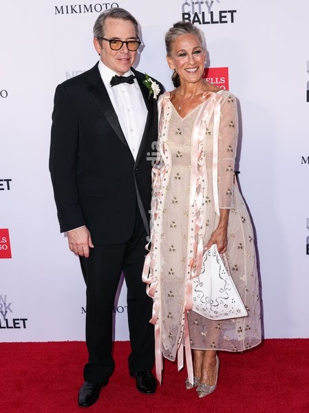 MANHATTAN, NEW YORK CITY, NEW YORK, USA - OCTOBER 01: Matthew Broderick and wife Sarah Jessica Parker wearing Simone Rocha FW26 RTW arrive at the New York City Ballet 2026 Fall Fashion Gala held at the David H. Koch Theater at the Lincoln Center for the Performing Arts on October 1, 2026 in…