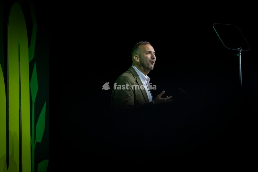 BRIGHTON, ENGLAND – 2 October 2026: Green Party leader Zack Polanski delivers his leaders’ speech at the Green Party annual conference at the Brighton Centre. Polanski outlined proposals for a three-year emergency brake on private rent increases, criticised the Labour government and called for the…