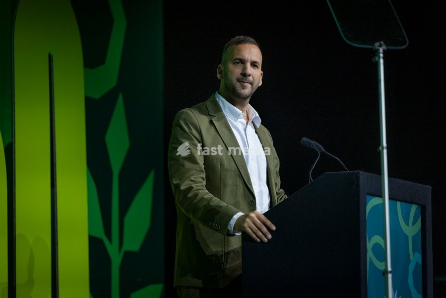 BRIGHTON, ENGLAND – 2 October 2026: Green Party leader Zack Polanski delivers his leaders’ speech at the Green Party annual conference at the Brighton Centre. Polanski outlined proposals for a three-year emergency brake on private rent increases, criticised the Labour government and called for the…