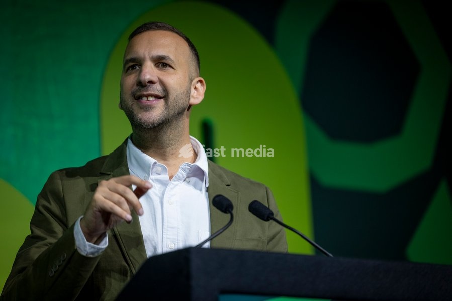 BRIGHTON, ENGLAND – 2 October 2026: Green Party leader Zack Polanski delivers his leaders’ speech at the Green Party annual conference at the Brighton Centre. Polanski outlined proposals for a three-year emergency brake on private rent increases, criticised the Labour government and called for the…