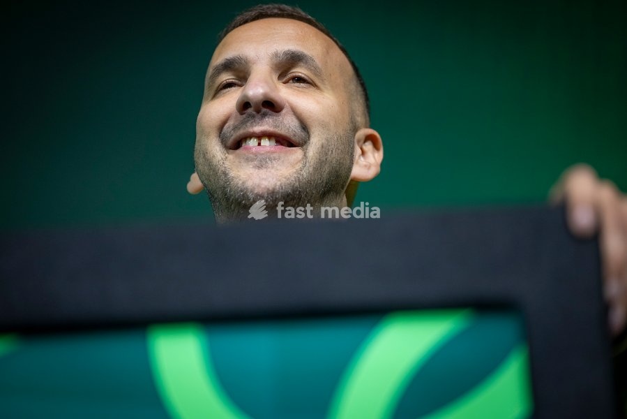 BRIGHTON, ENGLAND – 2 October 2026: Green Party leader Zack Polanski delivers his leaders’ speech at the Green Party annual conference at the Brighton Centre. Polanski outlined proposals for a three-year emergency brake on private rent increases, criticised the Labour government and called for the…