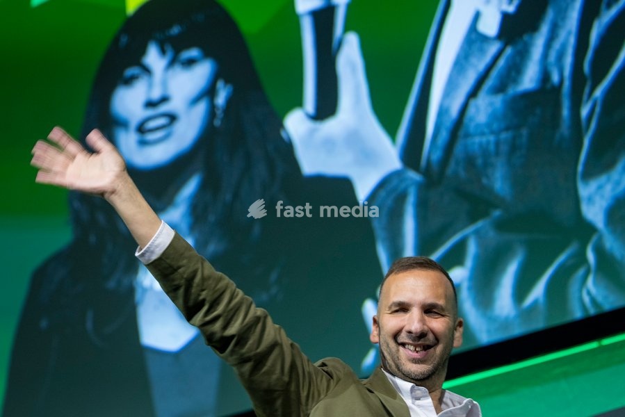 BRIGHTON, ENGLAND – 2 October 2026: Green Party leader Zack Polanski delivers his leaders’ speech at the Green Party annual conference at the Brighton Centre. Polanski outlined proposals for a three-year emergency brake on private rent increases, criticised the Labour government and called for the…