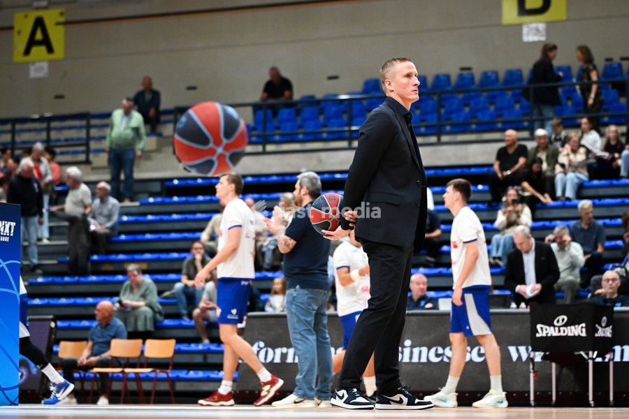 Limburg's assistant coach Niels Marnegrave pictured ahead of a basketball match between Limburg United and Kangoeroes Mechelen, Friday 2 October 2026, in Hasselt, on the first game in Belgium of the 'BNXT League' Belgian/ Dutch first division basket championship 2026-2027