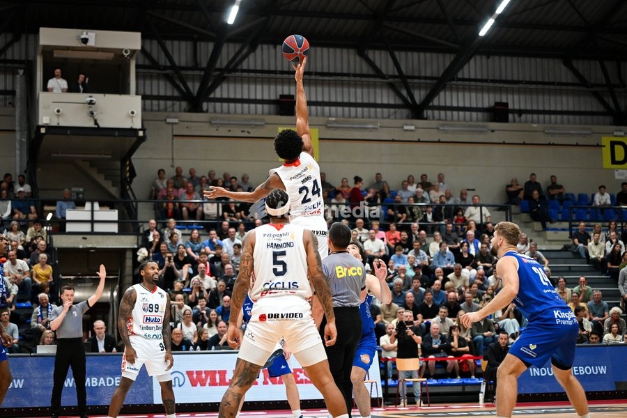 Limburg's Julius Mims pictured pictured in action during a basketball match between Limburg United and Kangoeroes Mechelen, Friday 2 October 2026, in Hasselt, on the first game in Belgium of the 'BNXT League' Belgian/ Dutch first division basket championship 2026-2027