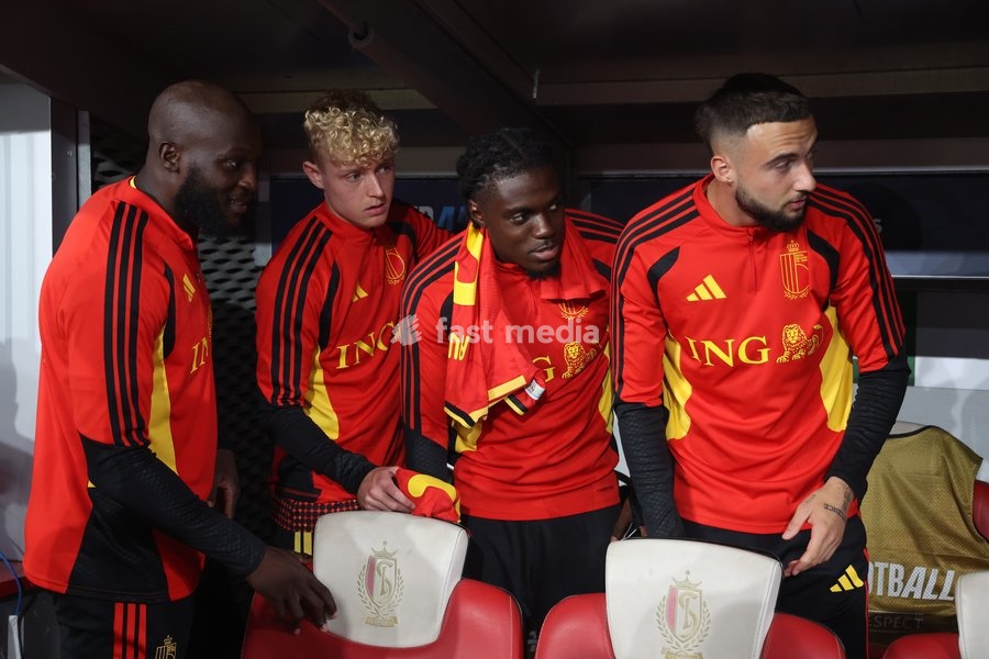 Belgium's Romelu Lukaku; Belgium's Joaquin Seys; Belgium's Romeo Lavia and Belgium's Nicolas Raskin pictured on the bench before pictured during a soccer game between Belgian national team Red Devils and Turkey, on Friday 2 October 2026 in Liege, the third game of the UEFA Nations League group stage