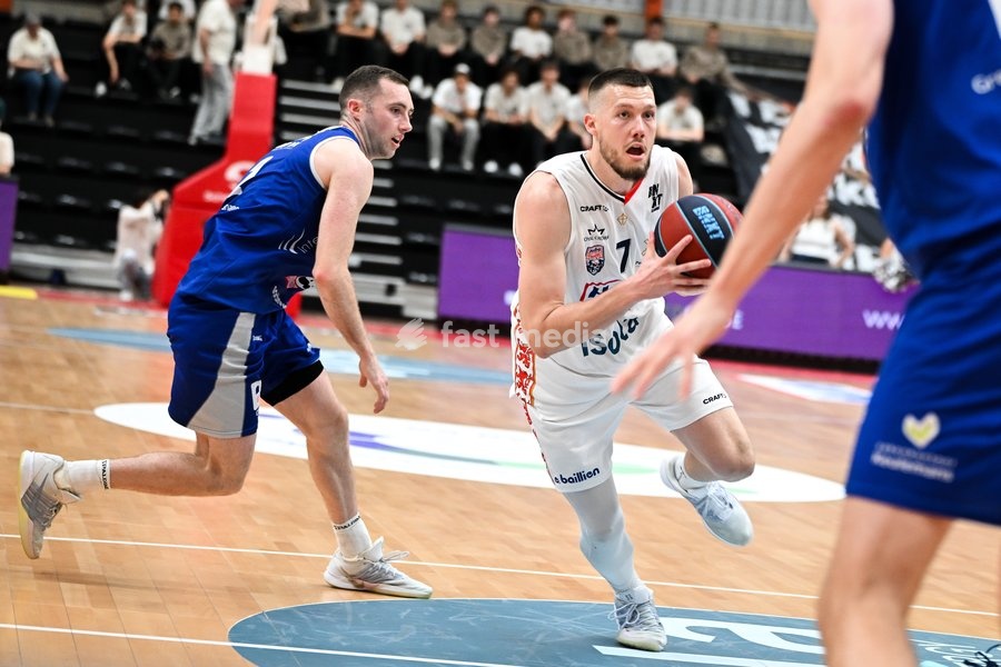 Limburg's Noah Baumann pictured in action during a basketball match between Limburg United and Kangoeroes Mechelen, Friday 2 October 2026, in Hasselt, on the first game in Belgium of the 'BNXT League' Belgian/ Dutch first division basket championship 2026-2027