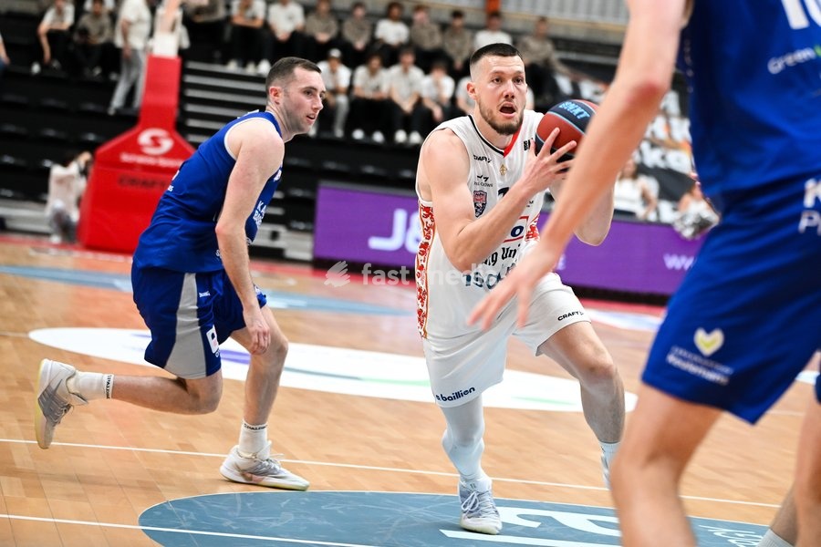 Limburg's Noah Baumann pictured in action during a basketball match between Limburg United and Kangoeroes Mechelen, Friday 2 October 2026, in Hasselt, on the first game in Belgium of the 'BNXT League' Belgian/ Dutch first division basket championship 2026-2027