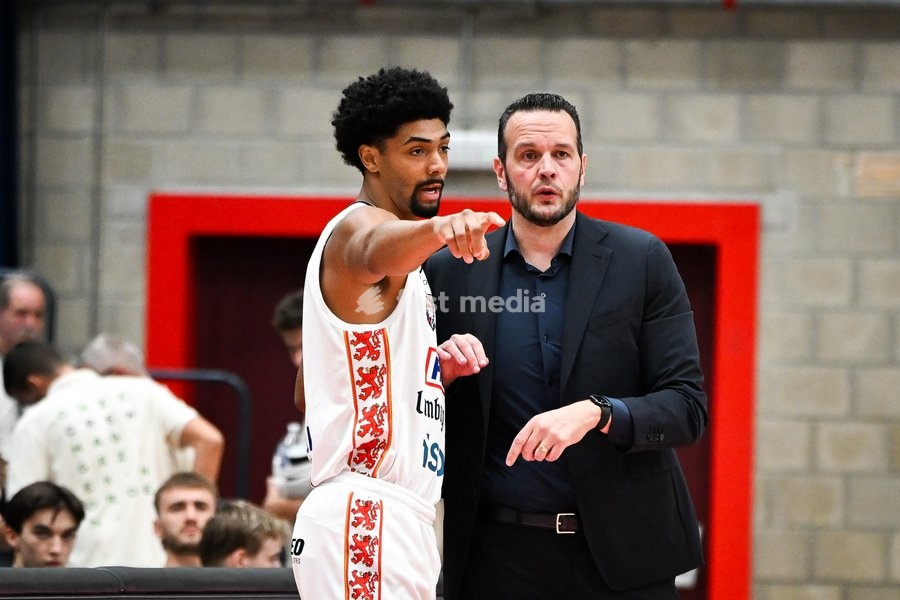 Limburg's Julius Mims and Limburg's head coach Raymond Westphalen pictured during a basketball match between Limburg United and Kangoeroes Mechelen, Friday 2 October 2026, in Hasselt, on the first game in Belgium of the 'BNXT League' Belgian/ Dutch first division basket championship 2026-2027
