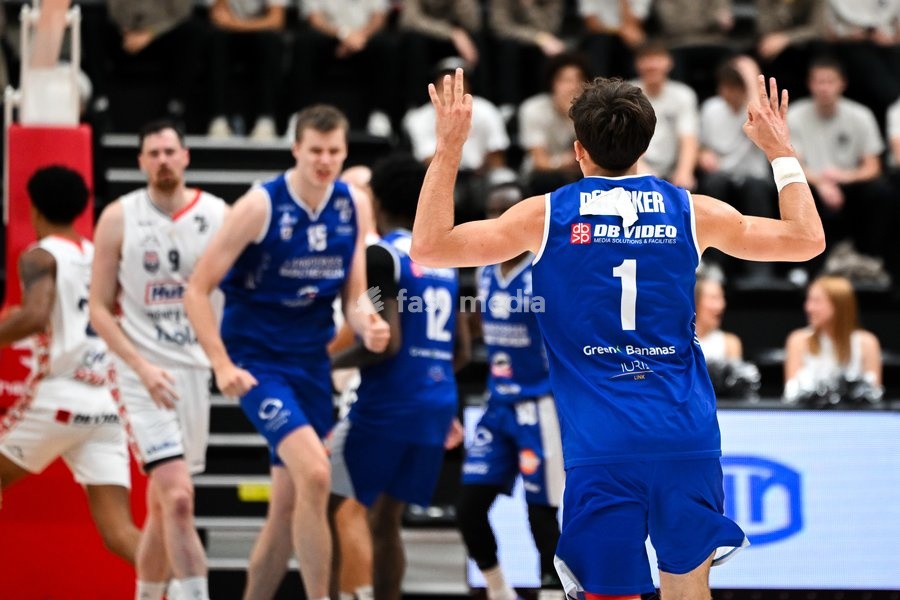 Mechelen's Evert Van Eyck celebrates after scoring during a basketball match between Limburg United and Kangoeroes Mechelen, Friday 2 October 2026, in Hasselt, on the first game in Belgium of the 'BNXT League' Belgian/ Dutch first division basket championship 2026-2027