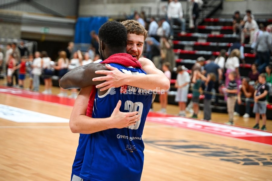 Mechelen's Davids Viksne and Mechelen's Sigfredo Casero-Ortiz celebrate after winning a basketball match between Limburg United and Kangoeroes Mechelen, Friday 2 October 2026, in Hasselt, on the first game in Belgium of the 'BNXT League' Belgian/ Dutch first division basket championship 2026-2027