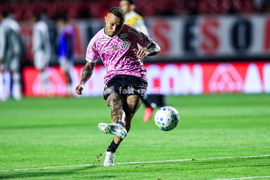 October 2, 2026, São Paulo, São Paulo, Brazil: SÃO PAULO (SP), BRAZIL – OCTOBER 2: Santos player Everton Cebolinha during the match between São Paulo and Santos in the 2026 Brazilian Championship at Morumbis Stadium in São Paulo (SP), Brazil, on Friday, October 2, 2026