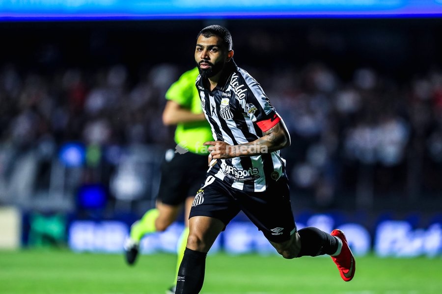October 2, 2026, São Paulo, São Paulo, Brazil: SÃO PAULO (SP), BRAZIL – OCTOBER 2: Santos player Gabriel Barbosa celebrates his goal during the match between São Paulo and Santos in the 2026 Brazilian Championship at Morumbis Stadium in São Paulo (SP), Brazil, on Friday, October 2, 2026