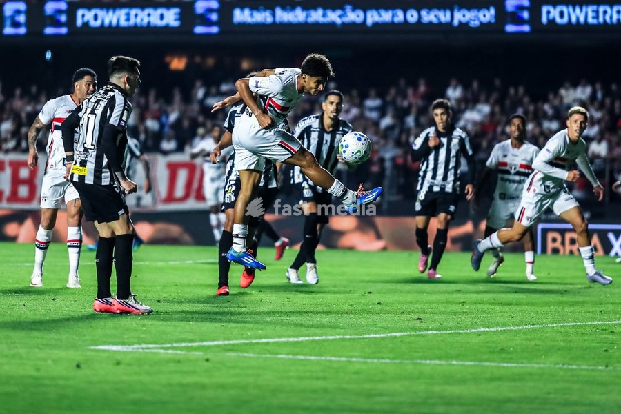 October 2, 2026, São Paulo, São Paulo, Brazil: SÃO PAULO (SP), BRAZIL – OCTOBER 2: Pedro Lima, São Paulo player during the match between SÃO PAULO AND SANTOS, for the 2026 Brazilian Championship, at the Morumbis Stadium, in São Paulo (SP), Brazil, this Friday, October 2, 2026