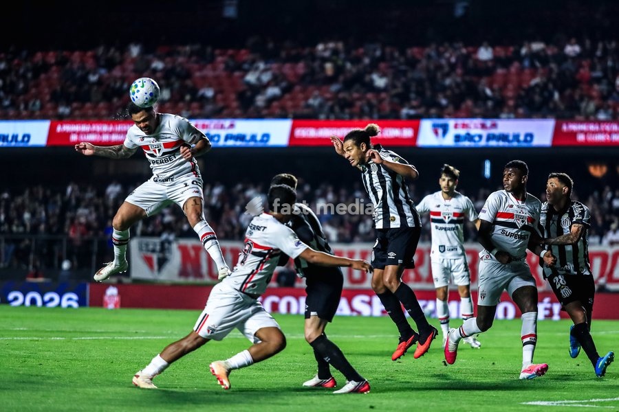 October 2, 2026, São Paulo, São Paulo, Brazil: SÃO PAULO (SP), BRAZIL – OCTOBER 2: São Paulo player Luciano during the match between São Paulo and Santos in the 2026 Brazilian Championship at Morumbis Stadium in São Paulo (SP), Brazil, on Friday, October 2, 2026