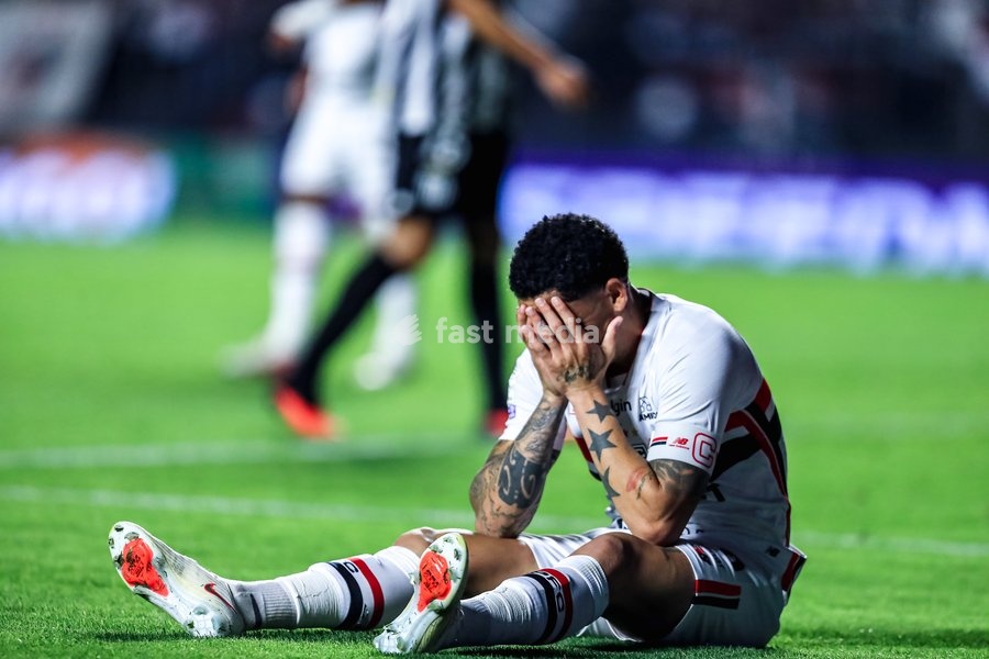 October 2, 2026, São Paulo, São Paulo, Brazil: SÃO PAULO (SP), BRAZIL – OCTOBER 2: São Paulo player Luciano during the match between São Paulo and Santos in the 2026 Brazilian Championship at Morumbis Stadium in São Paulo (SP), Brazil, on Friday, October 2, 2026