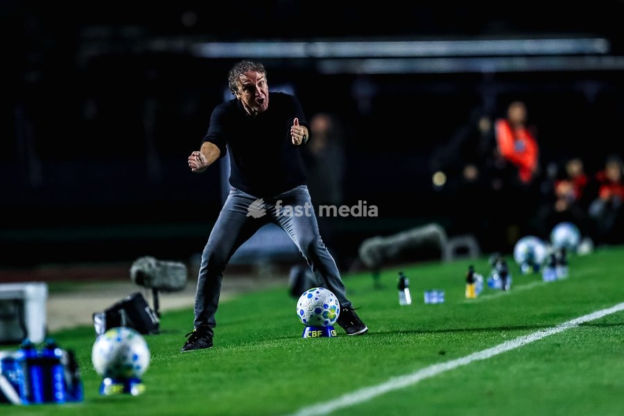 October 2, 2026, São Paulo, São Paulo, Brazil: SÃO PAULO (SP), BRAZIL – OCTOBER 2: Santos head coach Cuca during the match between São Paulo and Santos in the 2026 Brazilian Championship at Morumbis Stadium in São Paulo (SP), Brazil, on Friday, October 2, 2026