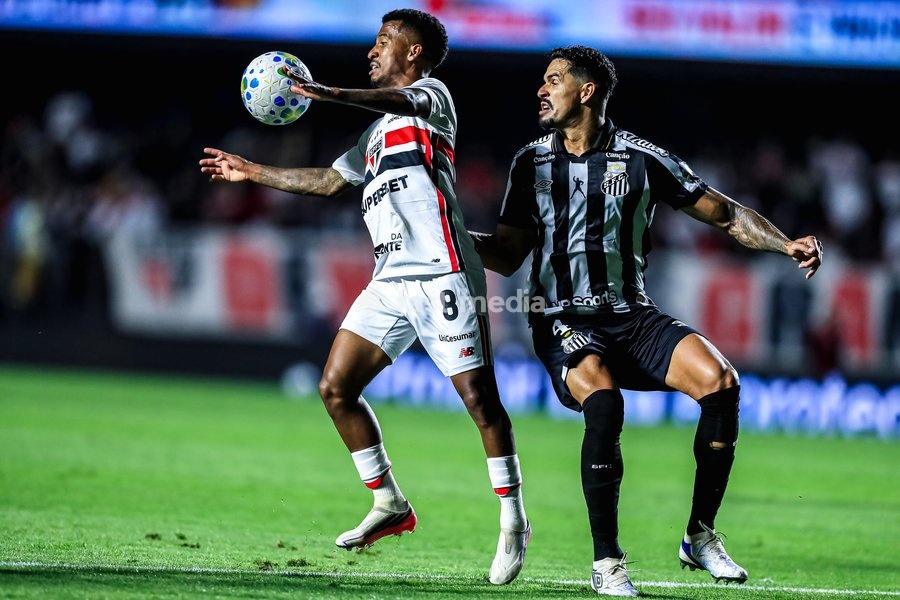 October 2, 2026, São Paulo, São Paulo, Brazil: SÃO PAULO (SP), BRAZIL – OCTOBER 2: São Paulo player Marcos Antônio during the match between São Paulo and Santos in the 2026 Brazilian Championship at Morumbis Stadium in São Paulo (SP), Brazil, on Friday, October 2, 2026