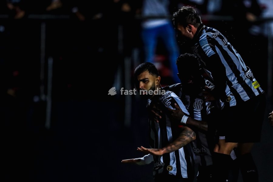 October 2, 2026, São Paulo, São Paulo, Brazil: SÃO PAULO (SP), BRAZIL – OCTOBER 2: Santos player Gabriel Barbosa celebrates his goal during the match between São Paulo and Santos in the 2026 Brazilian Championship at Morumbis Stadium in São Paulo (SP), Brazil, on Friday, October 2, 2026