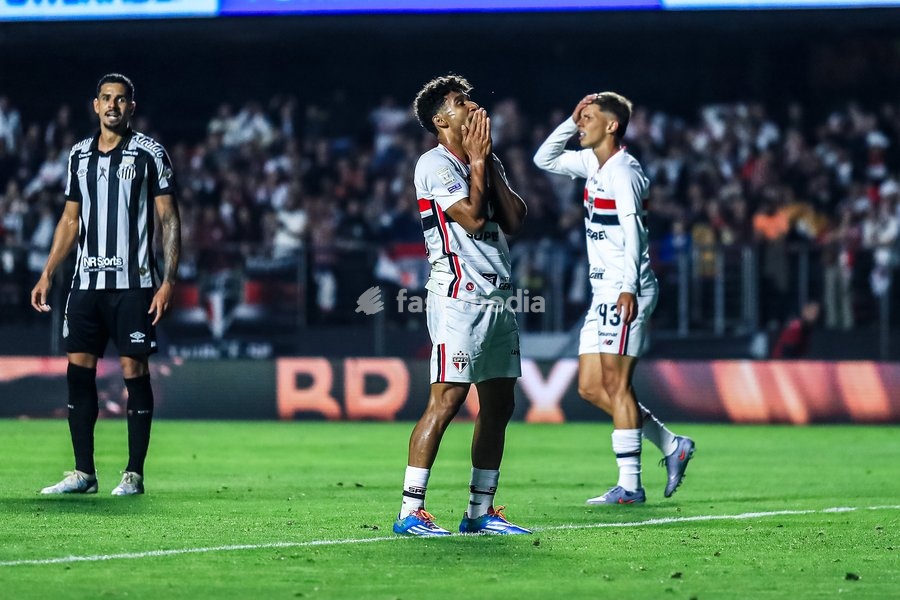 October 2, 2026, São Paulo, São Paulo, Brazil: SÃO PAULO (SP), BRAZIL – OCTOBER 2: Pedro Lima, São Paulo player during the match between SÃO PAULO AND SANTOS, for the 2026 Brazilian Championship, at the Morumbis Stadium, in São Paulo (SP), Brazil, this Friday, October 2, 2026