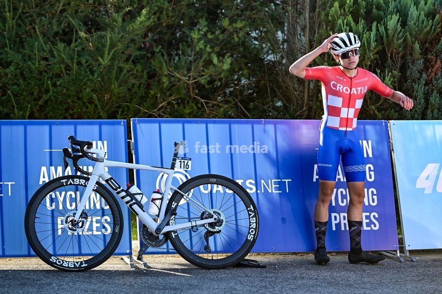 Croatia's Vanja Paleznica looks dejected during the Men juniors Road Race race (110,5 km) at the cycling UEC Road European Championships, in Ljubljana, Slovenia Saturday 3 October 2026. The UEC Road European Championships are taking place from 02 to 07 October in Ljubljana, Slovenia
