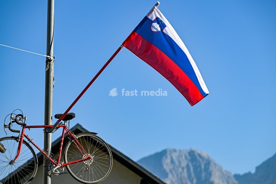 slovenian flag pictured during the Men juniors Road Race race (110,5 km) at the cycling UEC Road European Championships, in Ljubljana, Slovenia Saturday 3 October 2026. The UEC Road European Championships are taking place from 02 to 07 October in Ljubljana, Slovenia