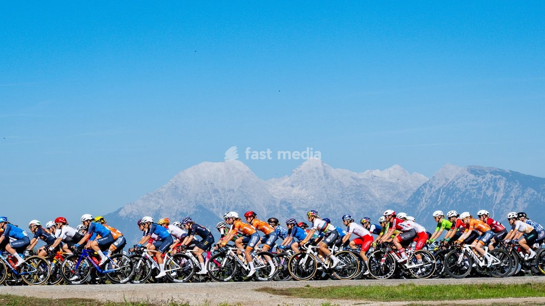 The pack of riders pictured during the elite women Road Race race (130 km) at the cycling UEC Road European Championships, in Ljubljana, Slovenia Saturday 3 October 2026. The UEC Road European Championships are taking place from 02 to 07 October in Ljubljana, Slovenia