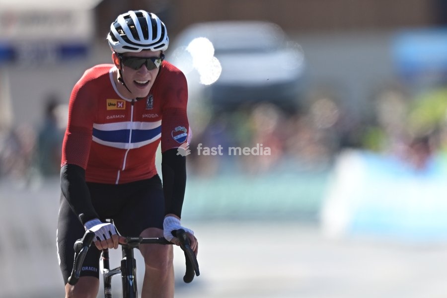 Norway's Elias Dybing celebrates as he won the Men juniors Road Race race (110,5 km) at the cycling UEC Road European Championships, in Ljubljana, Slovenia Saturday 3 October 2026. The UEC Road European Championships are taking place from 02 to 07 October in Ljubljana, Slovenia