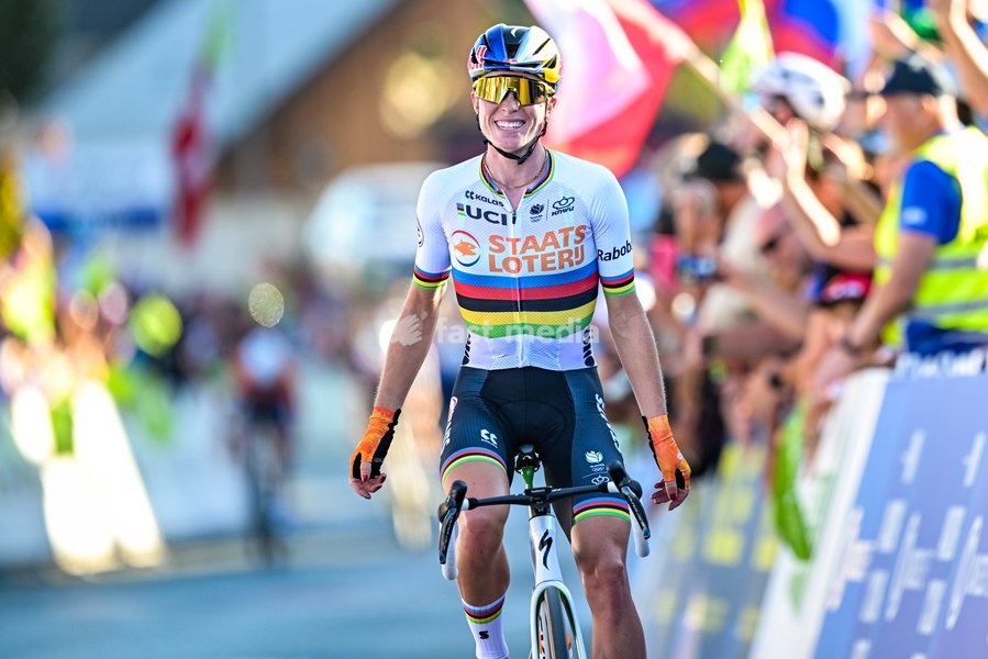 Netherlands' Demi Vollering celebrates as she crosses the finish line to win the elite women Road Race race (130 km) at the cycling UEC Road European Championships, in Ljubljana, Slovenia Saturday 3 October 2026. The UEC Road European Championships are taking place from 02 to 07 October in…