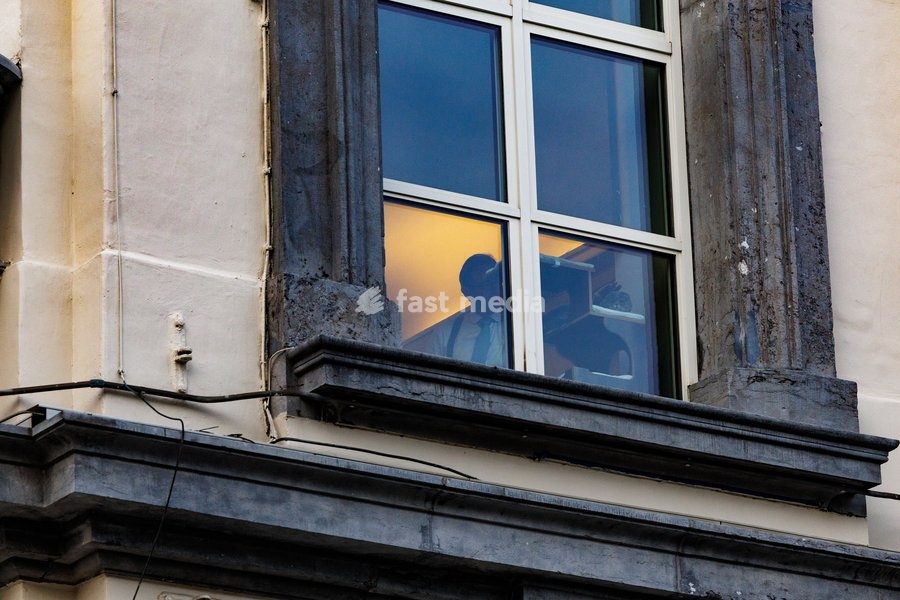 Prime Minister Bart De Wever and his cat pictured after a meeting of the Federal Government on the budget for 2027, Saturday 3 October 2026 in Brussels
