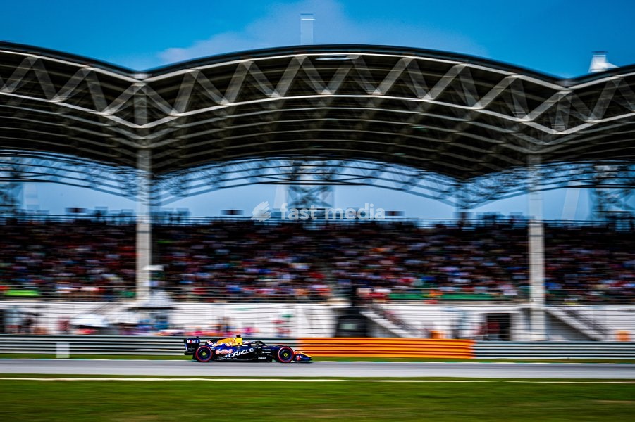 Max Verstappen (NED) - Oracle Red Bull Racing during Qualifying of Saturday of Formula 1 Gulf Air Bahrain Grand Prix in Malaysia 2026 at Sepang International Circuit in Sepang, Malaysia. Round 16 of 23 of the 2026 FIA Formula One World Championship, held October 2-4, 2026. The race was relocated…