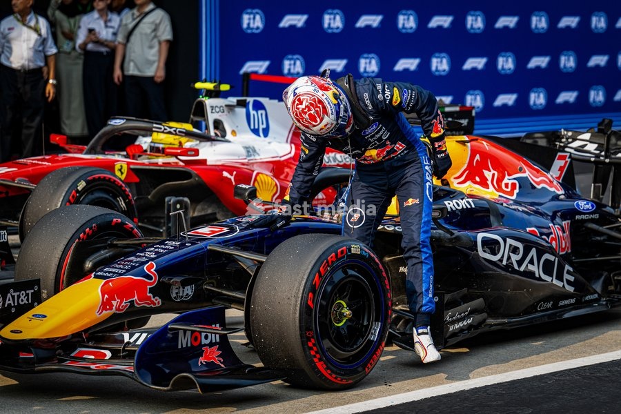 Max Verstappen (NED) - Oracle Red Bull Racing during Qualifying of Saturday of Formula 1 Gulf Air Bahrain Grand Prix in Malaysia 2026 at Sepang International Circuit in Sepang, Malaysia. Round 16 of 23 of the 2026 FIA Formula One World Championship, held October 2-4, 2026. The race was relocated…