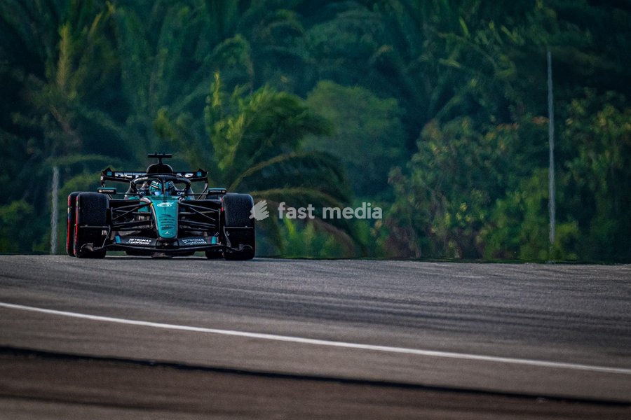 George Russell (GBR) - Mercedes-AMG PETRONAS F1 Team during Qualifying of Saturday of Formula 1 Gulf Air Bahrain Grand Prix in Malaysia 2026 at Sepang International Circuit in Sepang, Malaysia. Round 16 of 23 of the 2026 FIA Formula One World Championship, held October 2-4, 2026. The race was…