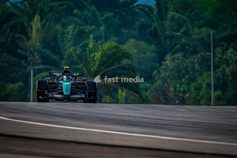 Andrea Kimi Antonelli (ITA) - Mercedes-AMG PETRONAS F1 Team during Qualifying of Saturday of Formula 1 Gulf Air Bahrain Grand Prix in Malaysia 2026 at Sepang International Circuit in Sepang, Malaysia. Round 16 of 23 of the 2026 FIA Formula One World Championship, held October 2-4, 2026. The race…