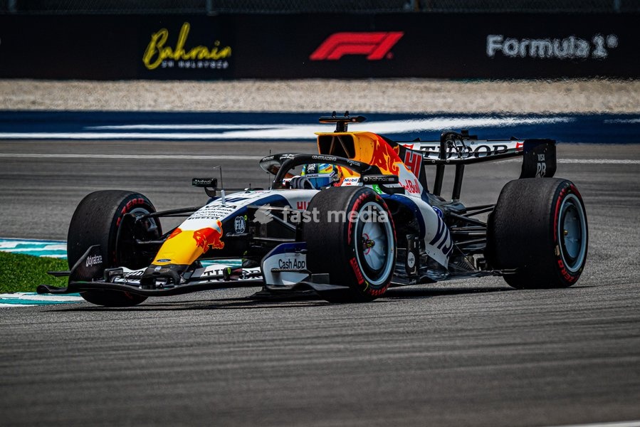 Arvid Lindblad (GBR) - Visa Cash App Racing Bulls F1 Team during Qualifying of Saturday of Formula 1 Gulf Air Bahrain Grand Prix in Malaysia 2026 at Sepang International Circuit in Sepang, Malaysia. Round 16 of 23 of the 2026 FIA Formula One World Championship, held October 2-4, 2026. The race was…
