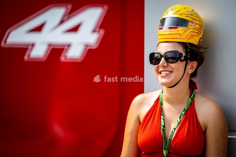 F1 Supporter (Hamilton) during Practice sessions of Saturday of Formula 1 Gulf Air Bahrain Grand Prix in Malaysia 2026 at Sepang International Circuit in Sepang, Malaysia. Round 16 of 23 of the 2026 FIA Formula One World Championship, held October 2-4, 2026. The race was relocated from Bahrain to…