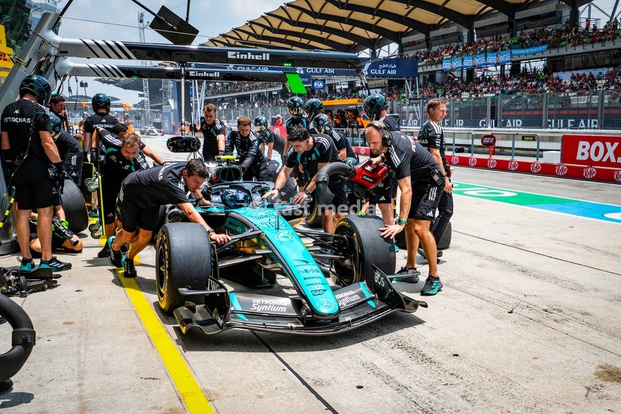 Mercedes-AMG Petronas F1 Team during Practice sessions of Saturday of Formula 1 Gulf Air Bahrain Grand Prix in Malaysia 2026 at Sepang International Circuit in Sepang, Malaysia. Round 16 of 23 of the 2026 FIA Formula One World Championship, held October 2-4, 2026. The race was relocated from…