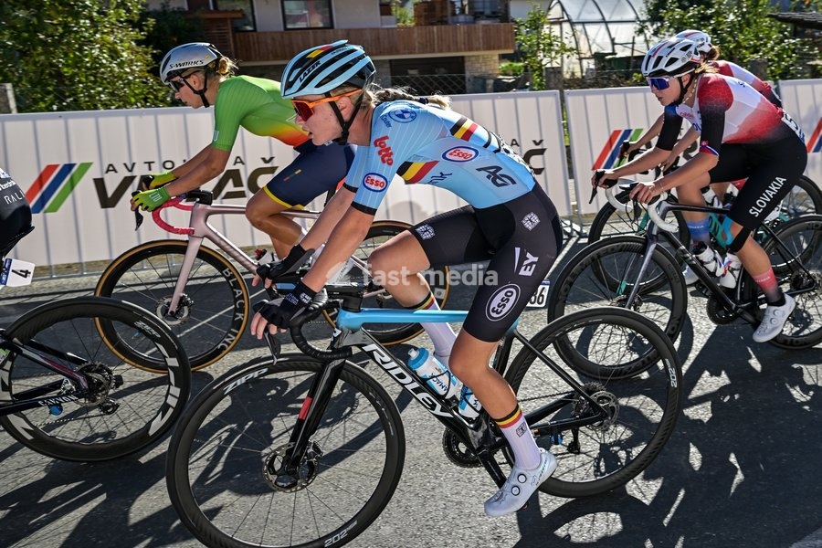Belgian Laura Five is pictured in action during the junior women Road Race race (66,3 km) at the cycling UEC Road European Championships, in Ljubljana, Slovenia Sunday 4 October 2026. The UEC Road European Championships are taking place from 02 to 07 October in Ljubljana, Slovenia