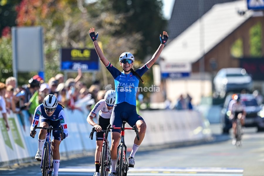 Italian Azzurra Ballan celebrates as she crosses the finish line to win the junior women Road Race race (66,3 km) at the cycling UEC Road European Championships, in Ljubljana, Slovenia Sunday 4 October 2026. The UEC Road European Championships are taking place from 02 to 07 October in Ljubljana,…