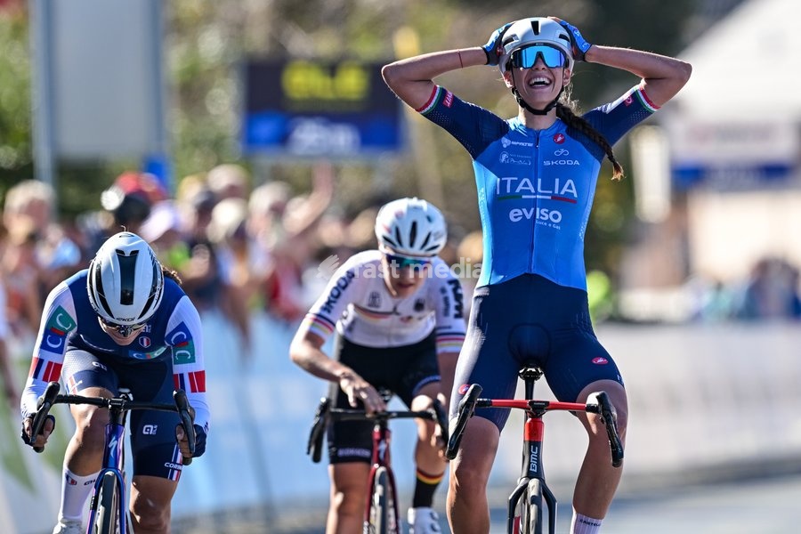 Italian Azzurra Ballan celebrates as she crosses the finish line to win the junior women Road Race race (66,3 km) at the cycling UEC Road European Championships, in Ljubljana, Slovenia Sunday 4 October 2026. The UEC Road European Championships are taking place from 02 to 07 October in Ljubljana,…