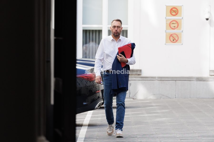 Vice-prime minister and Minister of Foreign Affairs Maxime Prevot arrives for a meeting of the Federal Government on the budget for 2027, Sunday 4 October 2026 in Brussels